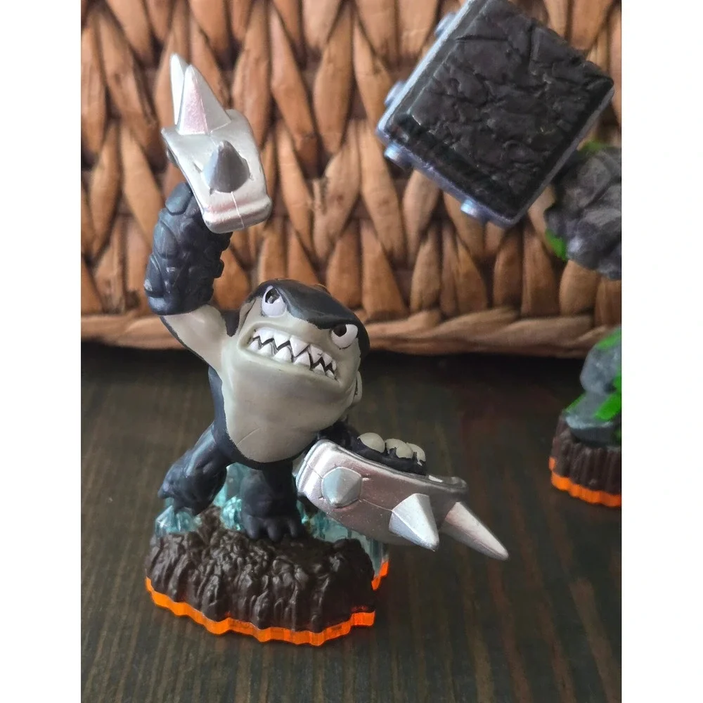 Skylanders Figures Lot of 3 Trap Team Earth Characters Action Figures‎